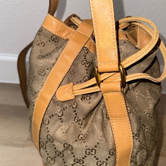 GUCCI VINTAGE CROSSBODY BUCKET BAG GG MONOGRAM - Picture 8 of 15